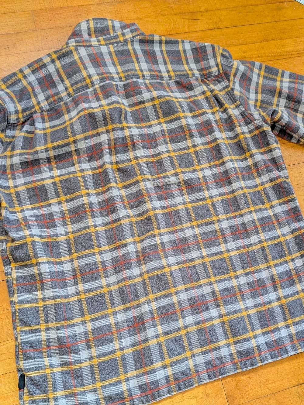 Love the colors! Patagonia Men's Gray & Yellow Plaid Flannel Shirt. 2XL - Picture 8 of 13